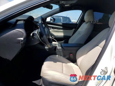 Zdjęcie 7 z 12 samochodu: 2019 MAZDA 3 PREFERRED VIN:JM1BPAMM5K1131252 - miniatura