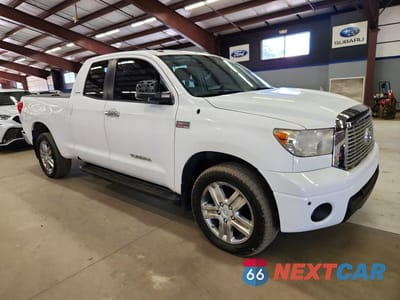 Czwarte zdjęcie samochodu z boku: 2010 TOYOTA TUNDRA DOUBLE CAB LIMITED VIN:5TFBY5F19AX157694 - miniatura