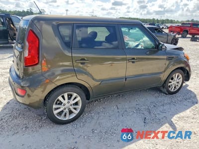 Trzecie zdjęcie samochodu z tyłu: 2013 KIA SOUL + VIN:KNDJT2A61D7520859 - miniatura