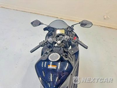 Piąte zdjęcie samochodu w środku: 2023 YAMAHA YZFR3 A VIN:MH3RH18Y3PK011414 - miniatura