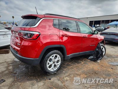 Trzecie zdjęcie samochodu z tyłu: 2025 JEEP COMPASS LATITUDE VIN:3C4NJDBN0ST619254 - miniatura