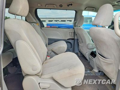 Zdjęcie 11 z 13 samochodu: 2012 TOYOTA SIENNA LE VIN:5TDKK3DC5CS253096 - miniatura