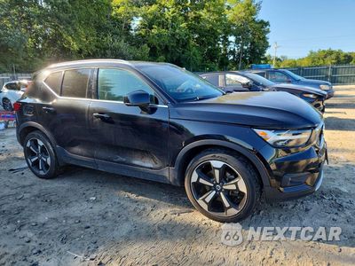 Czwarte zdjęcie samochodu z boku: 2019 VOLVO XC40 T5 INSCRIPTION VIN:YV4162UL8K2072796 - miniatura