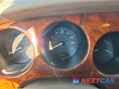 Zdjęcie 12 z 13 samochodu: 2000 JAGUAR XK8 VIN:SAJJA42C9YNA09427 - miniatura