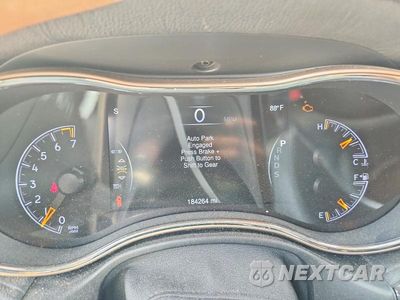 Zdjęcie 9 z 14 samochodu: 2015 JEEP GRAND CHEROKEE OVERLAND VIN:1C4RJFCG8FC933605 - miniatura