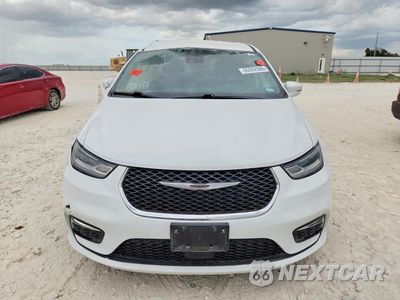Piąte zdjęcie samochodu w środku: 2022 CHRYSLER PACIFICA HYBRID TOURING L VIN:2C4RC1L74NR173840 - miniatura