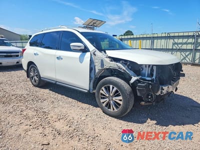 Czwarte zdjęcie samochodu z boku: 2018 NISSAN PATHFINDER S VIN:5N1DR2MM8JC668351 - miniatura