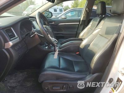 Zdjęcie 7 z 12 samochodu: 2019 TOYOTA HIGHLANDER XLE VIN:5TDJZRFH0KS574206 - miniatura