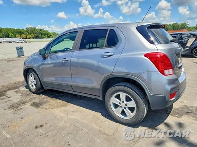 Drugie zdjęcie samochodu z przodu: 2020 CHEVROLET TRAX LS VIN:3GNCJKSB1LL175425 - miniatura