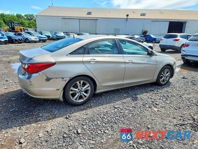 Trzecie zdjęcie samochodu z tyłu: 2011 HYUNDAI SONATA LIMITED VIN:5NPEC4AC1BH203708 - miniatura