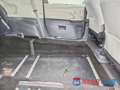 Zdjęcie 11 z 14 samochodu: 2024 TOYOTA SIENNA LE VIN:5TDKRKEC0RS207611 - miniatura