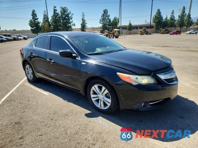 Czwarte zdjęcie samochodu z boku: 2013 ACURA ILX HYBRID TECH VIN:19VDE3F75DE300146 - miniatura
