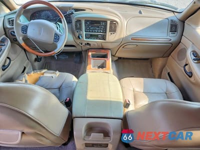 Zdjęcie 8 z 13 samochodu: 2001 LINCOLN NAVIGATOR VIN:5LMFU28R91LJ30932 - miniatura