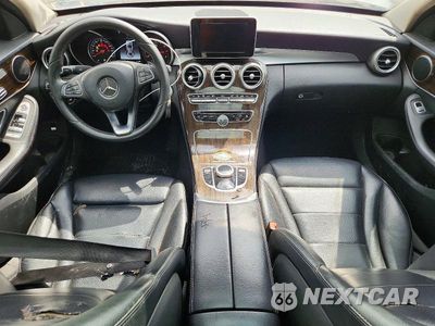 Zdjęcie 8 z 13 samochodu: 2018 MERCEDES-BENZ C 300 4MATIC VIN:55SWF4KB9JU259263 - miniatura
