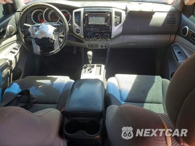 Zdjęcie 8 z 13 samochodu: 2015 TOYOTA TACOMA V6 VIN:3TMLU4EN2FM185171 - miniatura