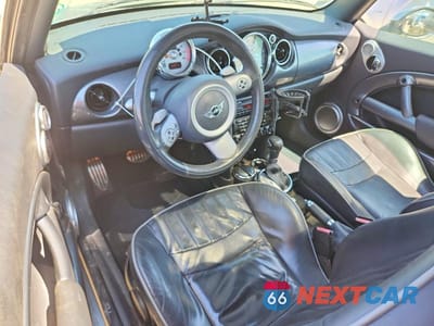 Zdjęcie 8 z 12 samochodu: 2006 MINI COOPER S VIN:WMWRE33586TJ40304 - miniatura