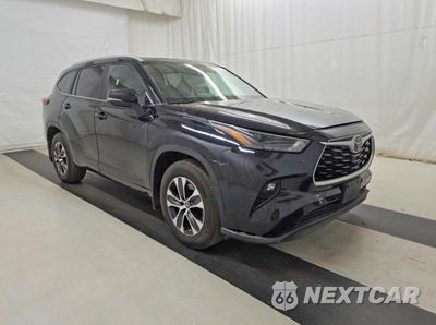 2023 TOYOTA HIGHLANDER XLE 5TDKDRBH0PS029803 - główne zdjęcie licytacji z USA - miniatura