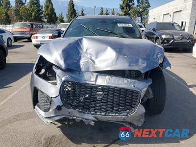Piąte zdjęcie samochodu w środku: 2024 JAGUAR F-PACE R-DYNAMIC S VIN:SADCT2EX2RA733037 - miniatura