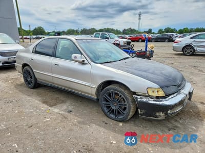 Czwarte zdjęcie samochodu z boku: 1996 HONDA ACCORD EX VIN:1HGCD5658TA178661 - miniatura