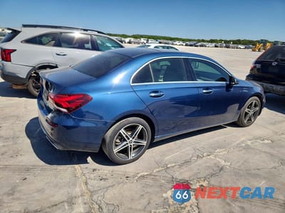 Trzecie zdjęcie samochodu z tyłu: 2022 MERCEDES-BENZ A 220 VIN:W1K3G4EB0NJ353212 - miniatura