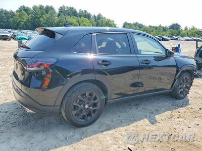 Trzecie zdjęcie samochodu z tyłu: 2025 HONDA HR-V SPORT VIN:3CZRZ2H58SM796483 - miniatura