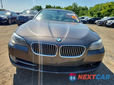 Piąte zdjęcie samochodu w środku: 2013 BMW 528 XI VIN:WBAXH5C52DDW13194 - miniatura