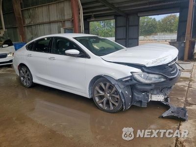 Czwarte zdjęcie samochodu z boku: 2015 CHRYSLER 200 C VIN:1C3CCCCG1FN581541 - miniatura