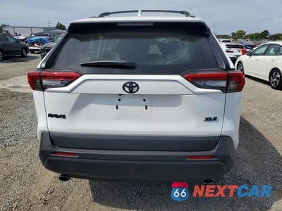Zdjęcie 6 z 14 samochodu: 2022 TOYOTA RAV4 XLE VIN:2T3W1RFV3NC206044 - miniatura