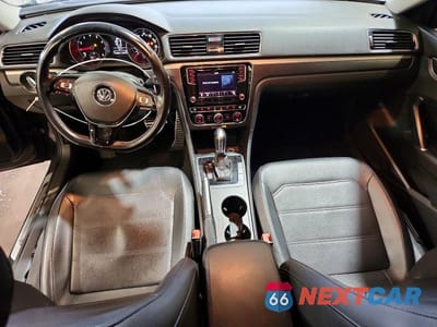 Zdjęcie 8 z 12 samochodu: 2018 VOLKSWAGEN PASSAT S VIN:1VWAA7A36JC011228 - miniatura