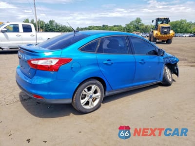 Trzecie zdjęcie samochodu z tyłu: 2012 FORD FOCUS SE VIN:1FAHP3F25CL442211 - miniatura