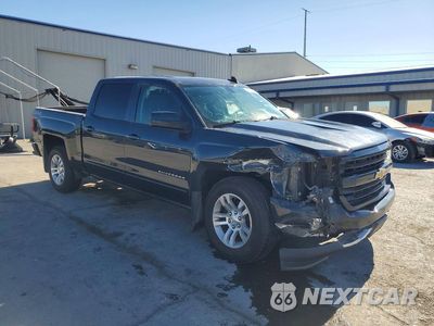 Czwarte zdjęcie samochodu z boku: 2017 CHEVROLET SILVERADO K1500 LT VIN:3GCUKREC5HG338438 - miniatura
