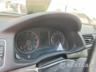 Zdjęcie 9 z 12 samochodu: 2015 VOLKSWAGEN PASSAT S VIN:1VWAS7A37FC080739 - miniatura