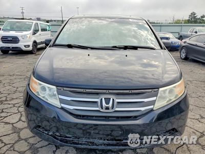 Piąte zdjęcie samochodu w środku: 2013 HONDA ODYSSEY EXL VIN:5FNRL5H6XDB025032 - miniatura
