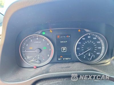 Zdjęcie 9 z 12 samochodu: 2017 HYUNDAI ELANTRA LIMITED VIN:5NPD84LF2HH122004 - miniatura