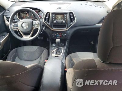 Zdjęcie 8 z 14 samochodu: 2017 JEEP CHEROKEE SPORT VIN:1C4PJMAB5HD230978 - miniatura