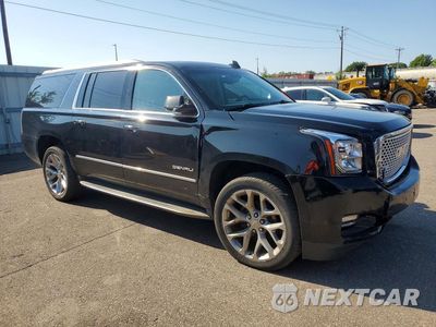 Czwarte zdjęcie samochodu z boku: 2017 GMC YUKON XL DENALI VIN:1GKS2HKJ1HR354953 - miniatura