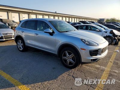 Czwarte zdjęcie samochodu z boku: 2016 PORSCHE CAYENNE VIN:WP1AA2A2XGKA14109 - miniatura