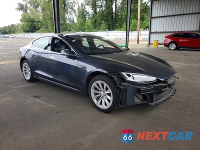 Czwarte zdjęcie samochodu z boku: 2016 TESLA MODEL S VIN:5YJSA1E14GF177756 - miniatura