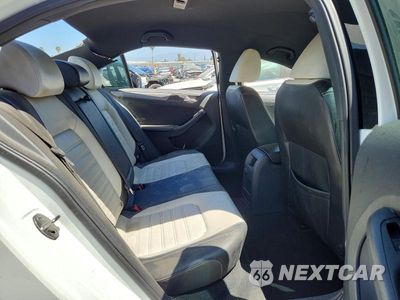 Zdjęcie 10 z 12 samochodu: 2016 VOLKSWAGEN JETTA SPORT VIN:3VWD17AJ4GM367275 - miniatura