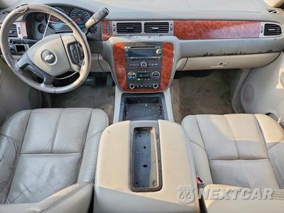 Zdjęcie 8 z 13 samochodu: 2008 CHEVROLET SUBURBAN C1500 LT VIN:1GNFC16008R170274 - miniatura