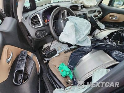 Zdjęcie 8 z 14 samochodu: 2018 JEEP RENEGADE SPORT VIN:ZACCJBAH9JPH17647 - miniatura