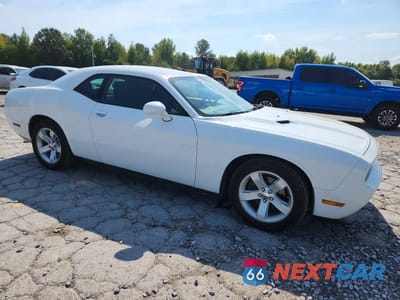 Czwarte zdjęcie samochodu z boku: 2014 DODGE CHALLENGER SXT VIN:2C3CDYAG5EH267007 - miniatura