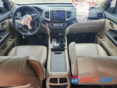 Zdjęcie 8 z 14 samochodu: 2016 HONDA PILOT TOURING VIN:5FNYF5H95GB041186 - miniatura