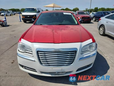 Piąte zdjęcie samochodu w środku: 2017 CHRYSLER 300 LIMITED VIN:2C3CCAAG5HH662139 - miniatura