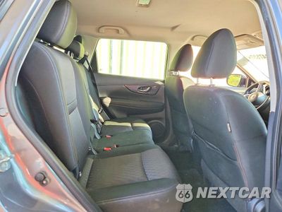 Zdjęcie 11 z 13 samochodu: 2018 NISSAN ROGUE S VIN:KNMAT2MT6JP582643 - miniatura