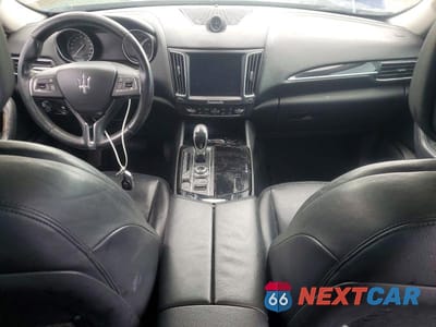 Zdjęcie 8 z 13 samochodu: 2017 MASERATI LEVANTE VIN:ZN661XUA7HX237671 - miniatura