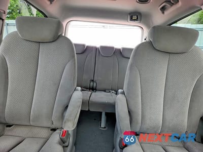 Zdjęcie 10 z 13 samochodu: 2008 HYUNDAI ENTOURAGE GLS VIN:KNDMC233986046557 - miniatura
