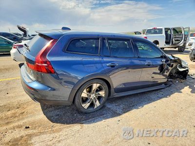 Trzecie zdjęcie samochodu z tyłu: 2020 VOLVO V60 CROSS COUNTRY T5 MOMENTUM VIN:YV4102WK3L1047883 - miniatura