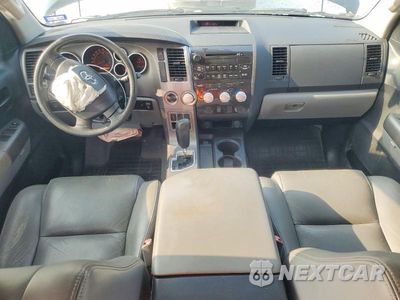 Zdjęcie 8 z 13 samochodu: 2011 TOYOTA TUNDRA CREWMAX SR5 VIN:5TFDW5F14BX206509 - miniatura