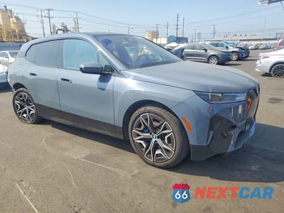 Czwarte zdjęcie samochodu z boku: 2024 BMW IX XDRIVE50 VIN:WB523CF04RCP45110 - miniatura